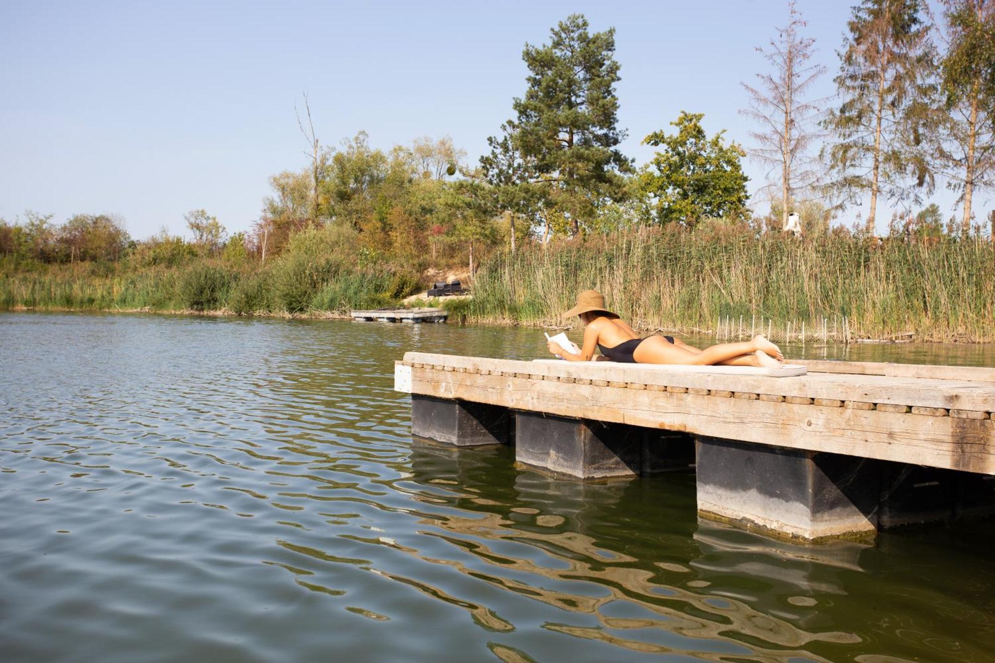 Hotel Les Etangs De La Bassee Gravon Exterior foto