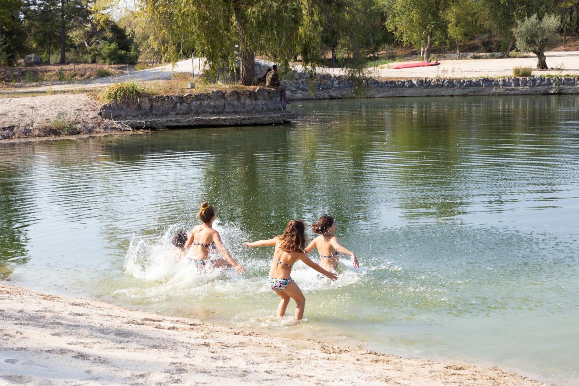 Hotel Les Etangs De La Bassee Gravon Exterior foto